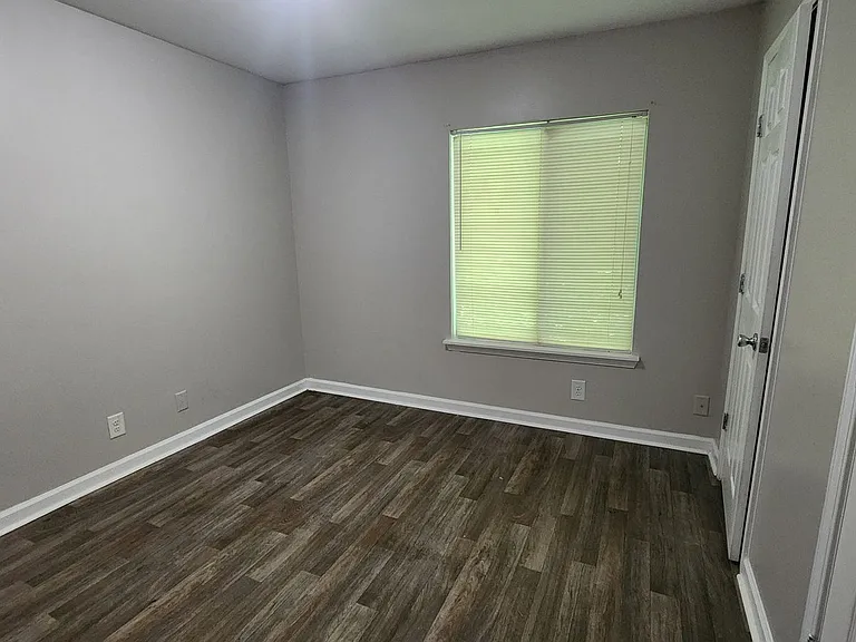 Riverbend Apartments — Photo 80