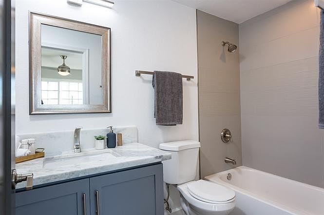 2nd image of 3140 Palm Crest Ter
