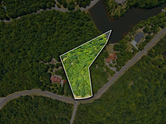 3rd image of 337 Bluff View Dr