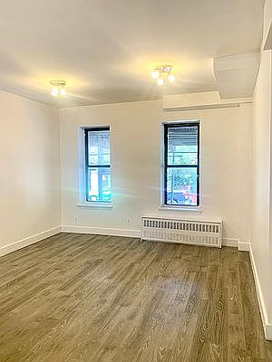 2nd image of 724 De Kalb Ave #2