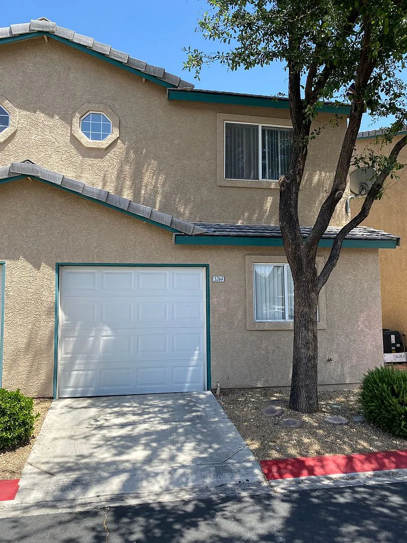 Americana Property Mgmt - Gated 2beds -2baths Townhouse In Spring Valley — Photo 2