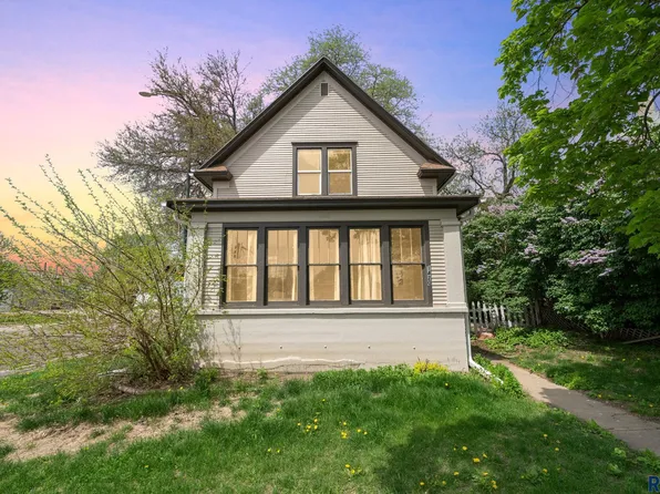 1420 W 10th St, Sioux Falls, SD 57104