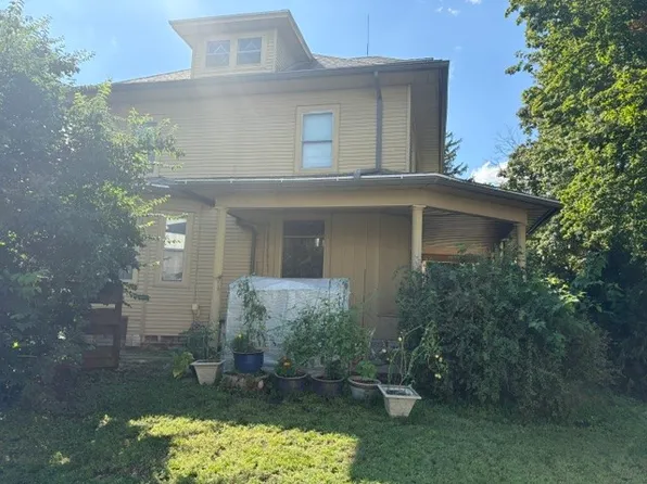 1402 Sycamore St, Dallas Center, IA 50063