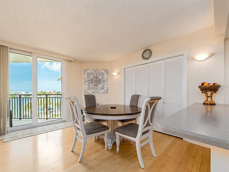 690 Island Way #404 — Photo 11