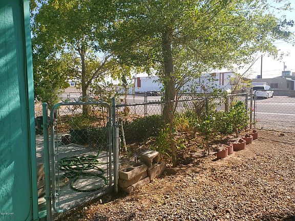 5th image of 413 Laguna Ave