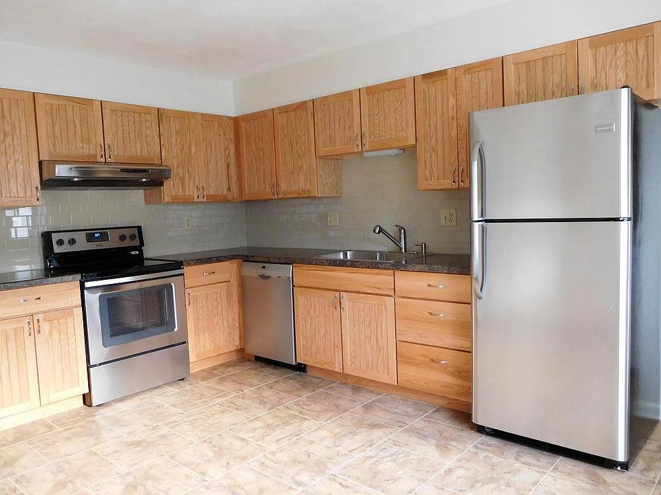 Two year old kitchen and appliances