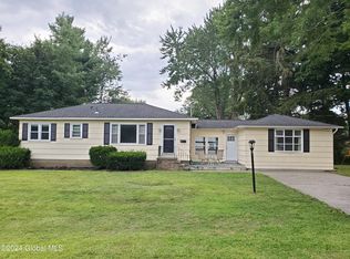 3 Chestnut Ln, Latham, NY 12110