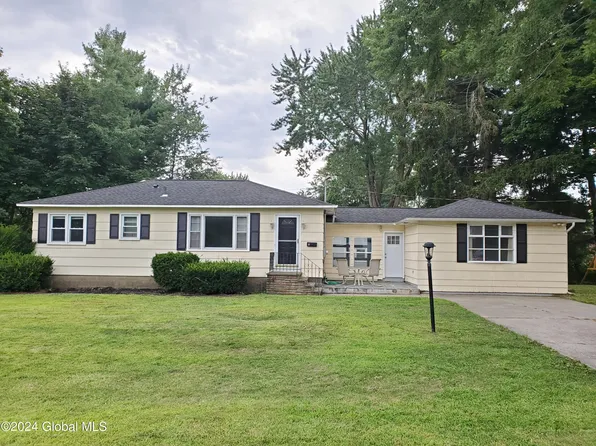 3 Chestnut Lane, Latham, NY 12110