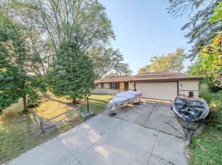 1908 Sugarloaf Trl, Minneapolis, MN 55444