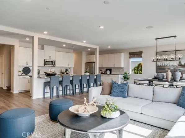 294 Grand Sky Ln, Perris, CA 92570
