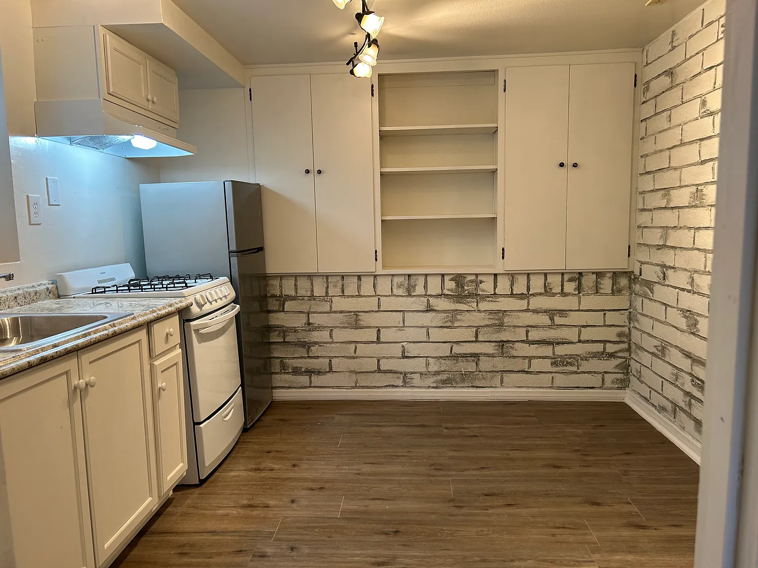 Studio, 150 sqft, $1,350 — Photo 2
