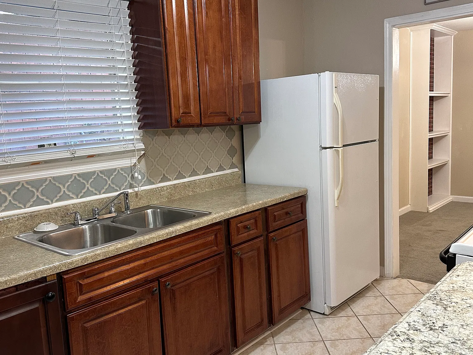 4 bed, 2100 sqft, $1,900 — Photo 4