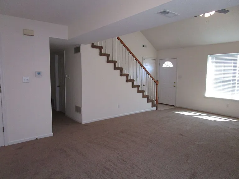 5001-5003 Betty Jean Way — Photo 4