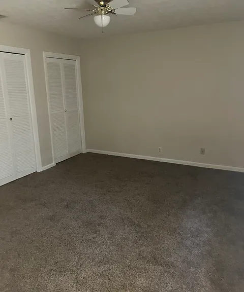 811 Lakeview Ct — Photo 8
