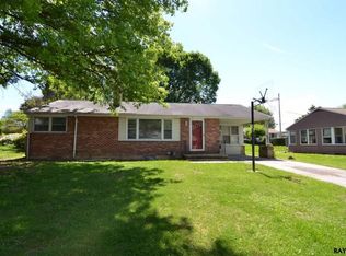 2462 Crystal Ln, York, PA 17402