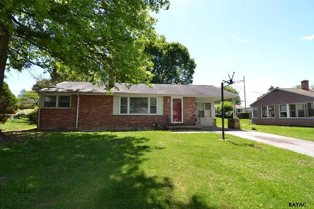 2462 Crystal Ln photo 1