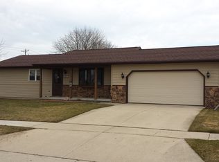 4401 Knuell Ct, Manitowoc, WI 54220