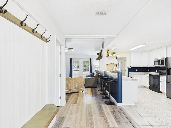 4th image of 9866 Red Rock Rd