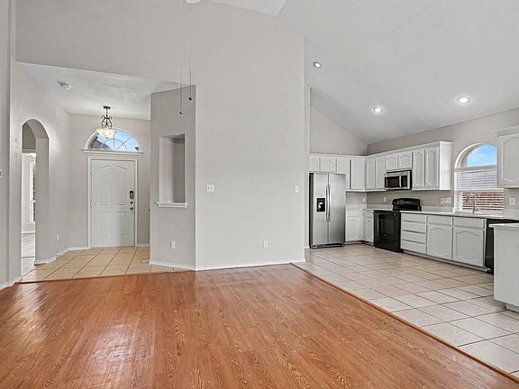 3rd image of 3804 Wellsburg Way