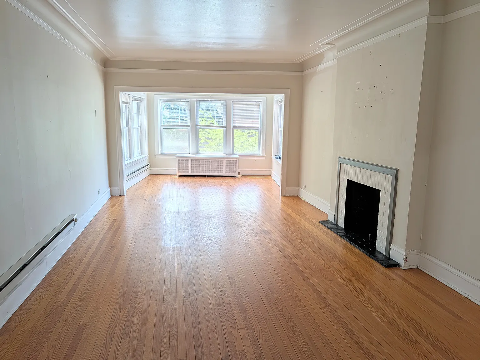 3 bed, 1250 sqft, $3,495 — Photo 2
