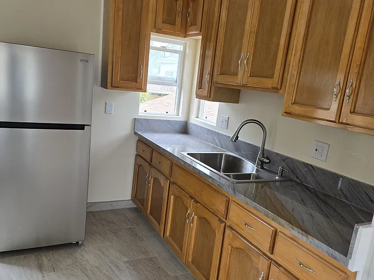 8925 Hildreth Ave #E — Photo 5