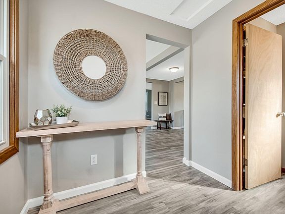 4th image of 15845 Wenell Ln