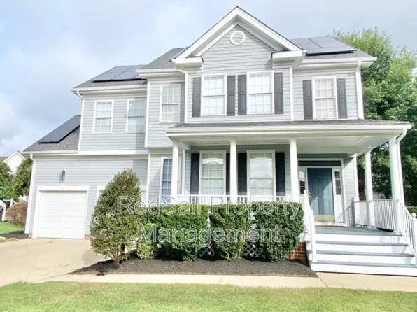 13207 Harbor Dr, Carrollton, VA 23314