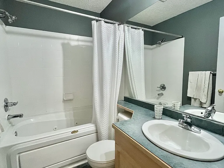 200 Richard St #437 — Photo 17