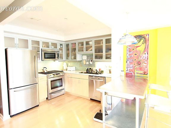 3rd image of 40-01 34th Ave Unit 3E
