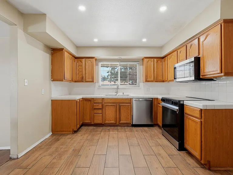 2519 E Buckingham Way — Photo 10