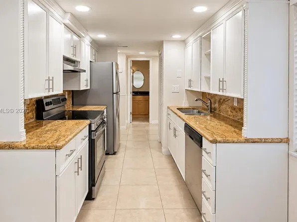 400 Commodore Dr Building 400, Fort Lauderdale, FL 33325