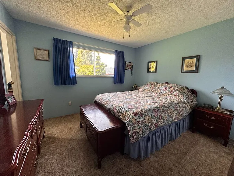 21946 Cliff Pl — Photo 11