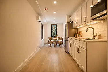 431 Warwick Street, #1X