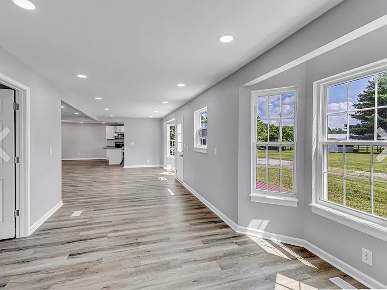 8624 Guthrie Ct — Photo 15