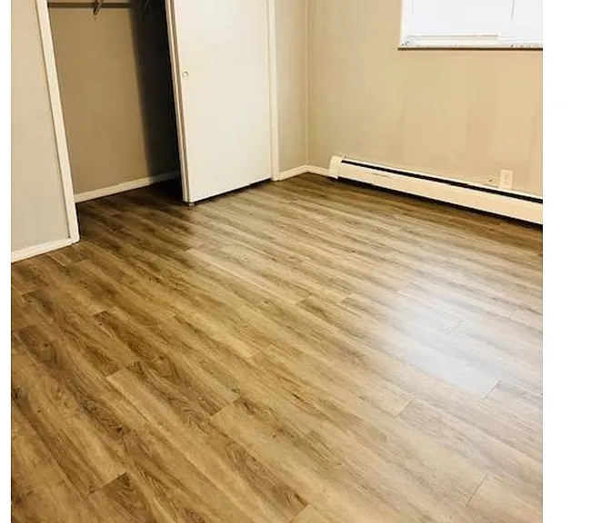 115 E 2nd St #5 — Photo 3