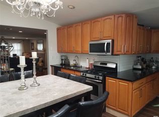 149-11 12th Ave, Whitestone, NY 11357