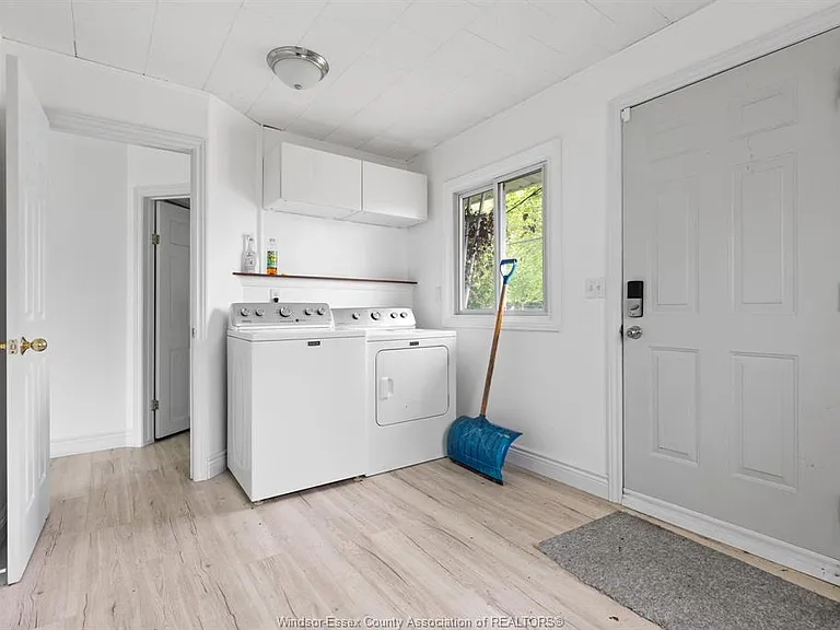 51 Balaclava St S — Photo 10