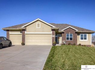 21338 Castlerock Ln, Gretna, NE 68028