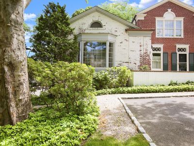 330 Elm St APT 4, New Canaan, CT, 06840