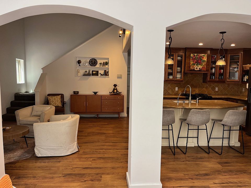 Kitchen Fireplace (Pellet stove)