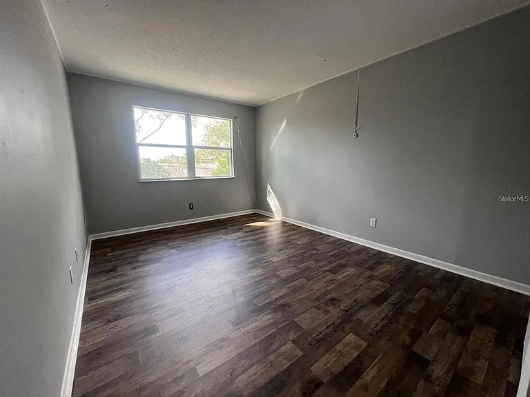 2072 Los Lomas Dr — Photo 12