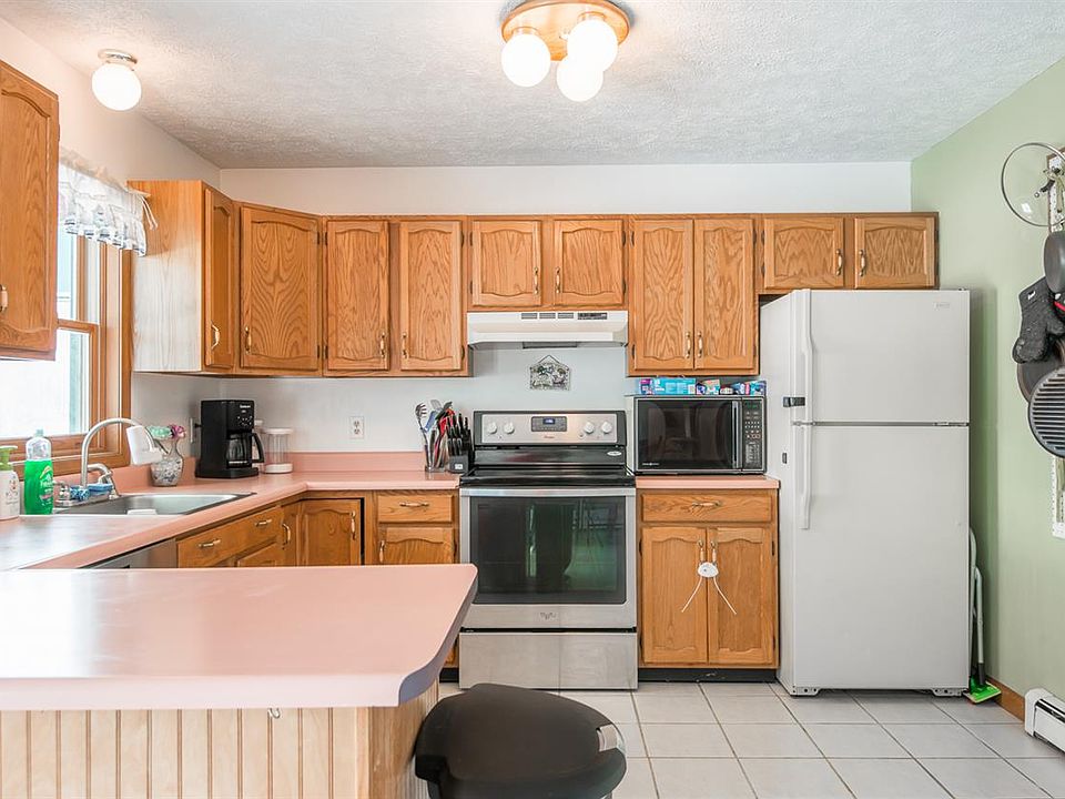 73 Cary Rd, Saint Albans, VT 05478 Zillow