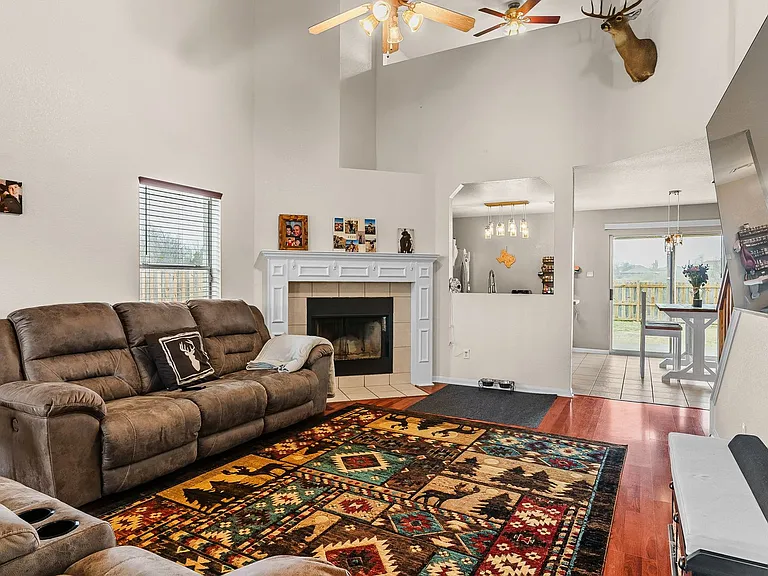 2500 Waterfall Dr — Photo 6