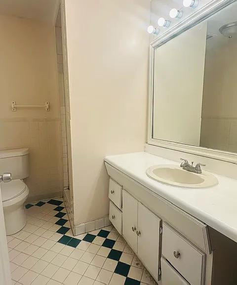 3717 Freemile Ave — Photo 10