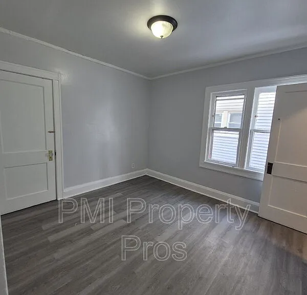 2517 W Hadley St — Photo 13