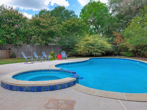 3rd image of 22030 Shady Valley Dr
