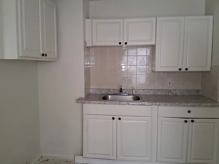 3729 S Bassett St — Photo 4