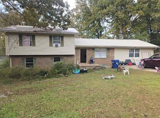 1119 Chatwood Dr, Anniston, AL 36206