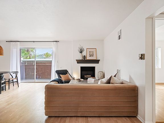 5th image of 252 N Pennsylvania St APT 208
