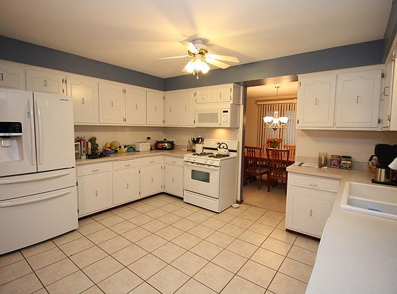 2nd image of 15428 S Cranberry Ct